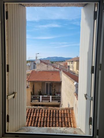 Carpentras (84200) Beau T2 renta 10% avec vue en cours de rénovation