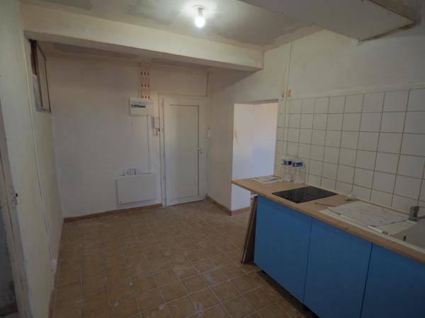 Carpentras (84200) Beau T2 renta 10% avec vue en cours de rénovation