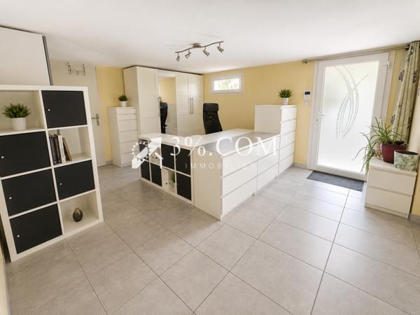 Maison
                                                                                                                                                                                                                                                                                                                        6 pièce(s)                                                                                                                                                                                                          3 chambre(s)                                                                                                                                                                                                          143  m²