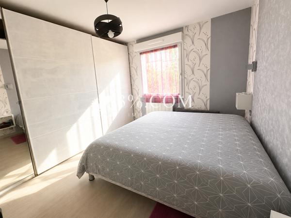 Maison
                                                                                                                                                                                                                                                                                                                        6 pièce(s)                                                                                                                                                                                                          3 chambre(s)                                                                                                                                                                                                          143  m²