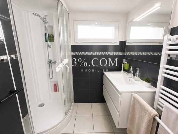 Maison
                                                                                                                                                                                                                                                                                                                        6 pièce(s)                                                                                                                                                                                                          3 chambre(s)                                                                                                                                                                                                          143  m²