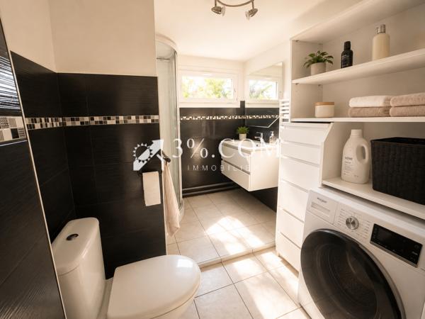 Maison
                                                                                                                                                                                                                                                                                                                        6 pièce(s)                                                                                                                                                                                                          3 chambre(s)                                                                                                                                                                                                          143  m²