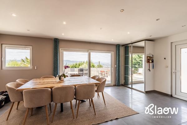 Corps de ferme rénové avec vue panoramique à vendre à Saint-Chamond