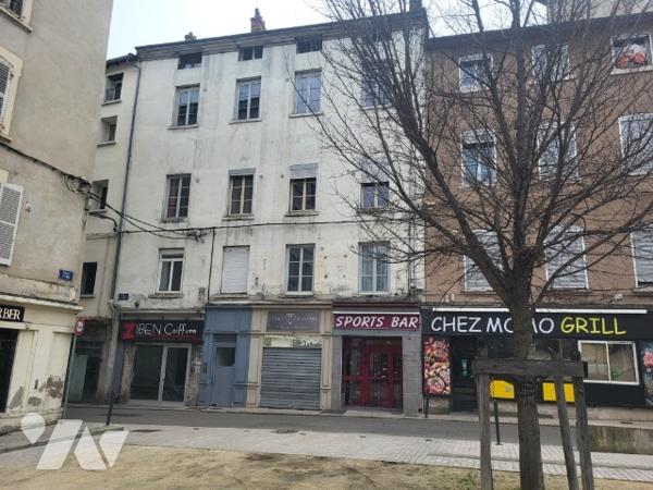 VIENNE. 32 Place Saint Louis.