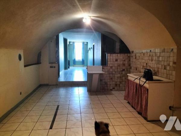 VIENNE. 32 Place Saint Louis.