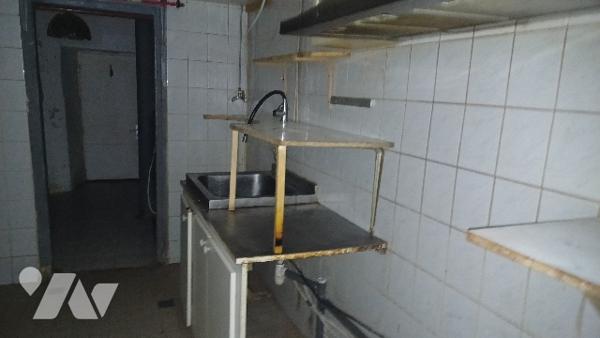 VIENNE. 32 Place Saint Louis.