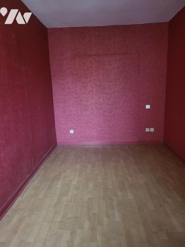 VIENNE. 32 Place Saint Louis.