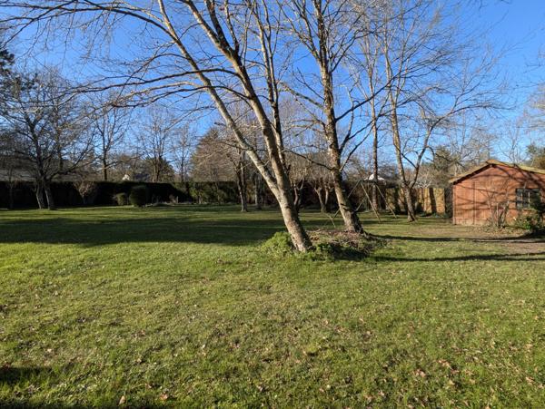 Belle maison, grande pièce de vie, 5 chambres.