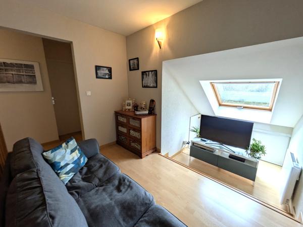 Belle maison, grande pièce de vie, 5 chambres.