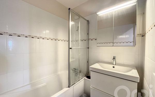 Appartement à louer    3 pièces • 59 m2 Villeurbanne