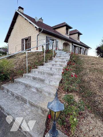 MAISON 164 m² avec 300 m² de surfaces annexes sur 5280 m² de terrain constructible