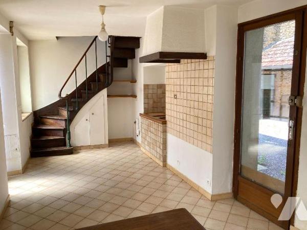 Corps de ferme à vendre à Virey sous Bar (10260), Aube. ANCIEN CORPS DE FERME AVEC DEPENDANCES,...