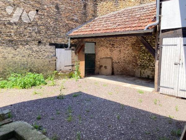 Corps de ferme à vendre à Virey sous Bar (10260), Aube. ANCIEN CORPS DE FERME AVEC DEPENDANCES,...