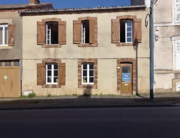 Maison 45 000 € Bellac 4 p 105 m² DPE F