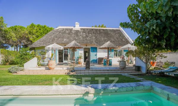 Maison camarguaise de caractère avec piscine chauffée, à 500 m de la plage