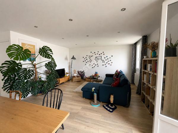 VILLEURBANNE, LES GRATTE-CIEL | T4 DE 70 M² AVEC BALCON, CAVE ET STATIONNEMENT PARTAGÉ