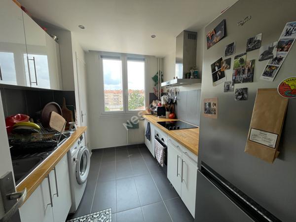 VILLEURBANNE, LES GRATTE-CIEL | T4 DE 70 M² AVEC BALCON, CAVE ET STATIONNEMENT PARTAGÉ