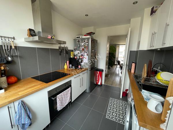 VILLEURBANNE, LES GRATTE-CIEL | T4 DE 70 M² AVEC BALCON, CAVE ET STATIONNEMENT PARTAGÉ