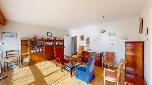 Appartement Chatenay Malabry 5 pièce(s) 103.83m2 ; RER B Robinson ; Calme ; Résidence sécurisée ; Gardien ; Commerces ; Ecoles