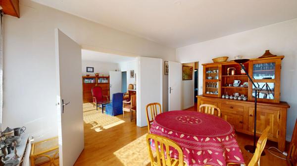 Appartement Chatenay Malabry 5 pièce(s) 103.83m2 ; RER B Robinson ; Calme ; Résidence sécurisée ; Gardien ; Commerces ; Ecoles
