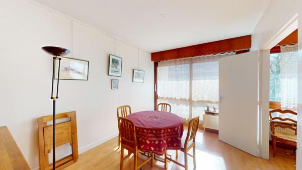 Appartement Chatenay Malabry 5 pièce(s) 103.83m2 ; RER B Robinson ; Calme ; Résidence sécurisée ; Gardien ; Commerces ; Ecoles