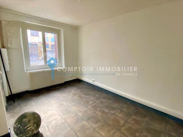 Maison de village
                                                                                                                                                                                                                                                                                                                        4 pièce(s)                                                                                                                                                                                                          3 chambre(s)                                                                                                                                                                                                          81  m²
