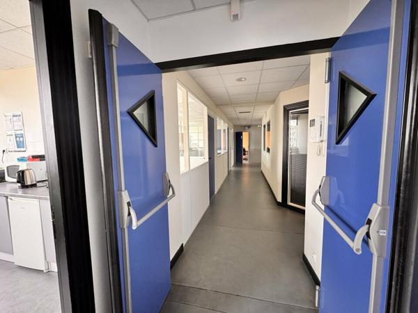 TOURS CENTRE QUARTIER GARE BUREAUX A LOUER DE 537 M² ET 10 PARKINGS