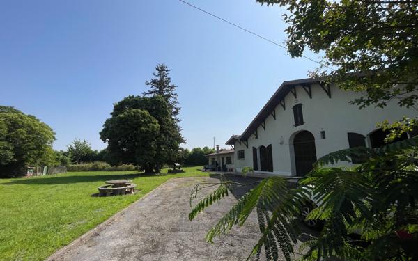 Maison à vendre    8 pièces • 200 m2 Saugnac-et-Cambran