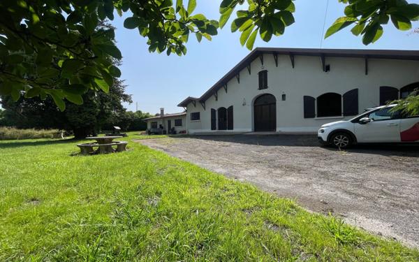 Maison à vendre    8 pièces • 200 m2 Saugnac-et-Cambran