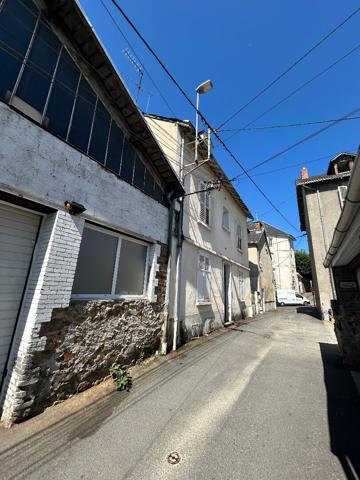Immeuble
        
        - 144 m² 162 000 € *