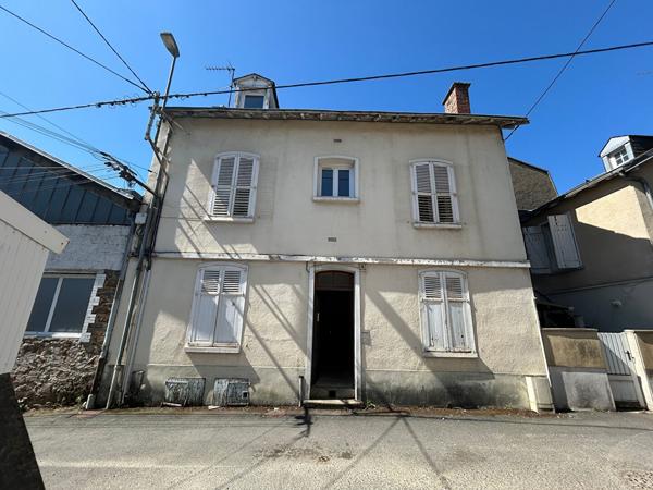 Immeuble
        
        - 144 m² 162 000 € *