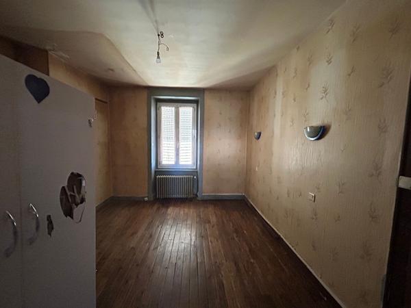 Immeuble
        
        - 144 m² 162 000 € *