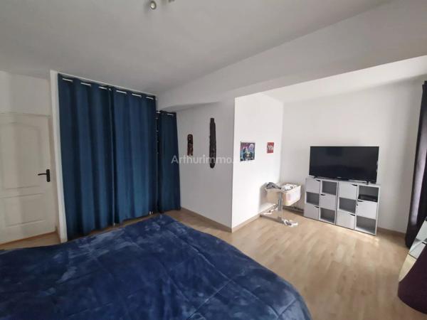 Vente                                                      Maison
                        
                                         270 m2                     à Gisors