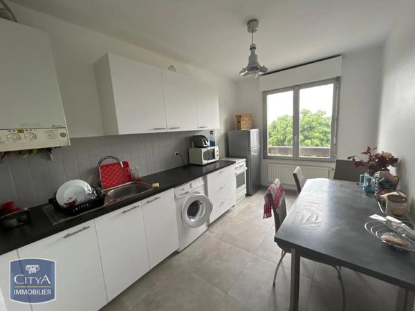 Appartement à louer 3 pièces 66.61m² Saint-Priest-en-Jarez (42270)