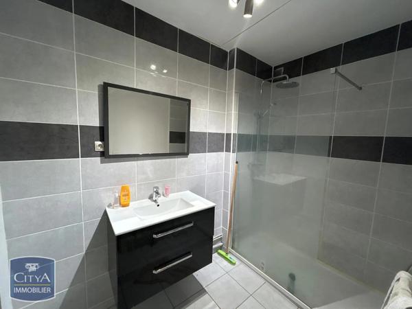 Appartement à louer 3 pièces 66.61m² Saint-Priest-en-Jarez (42270)