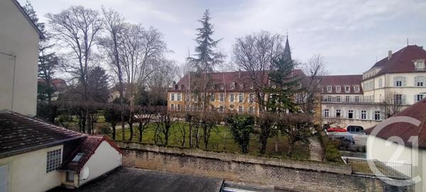 Appartement T3 à vendre  3 pièces - 84,31 m2 LONS LE SAUNIER - 39