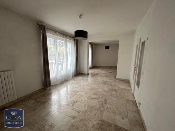 Appartement à louer 6 pièces 129.55m²