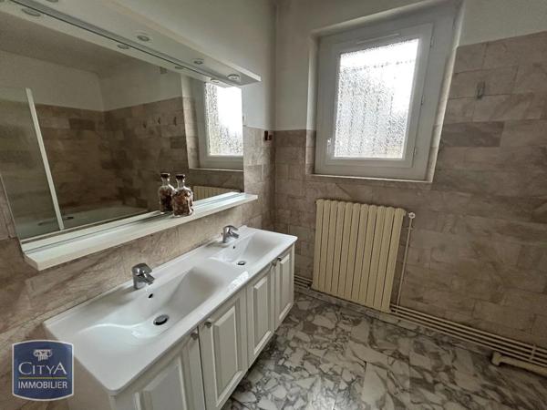 Appartement à louer 6 pièces 129.55m²