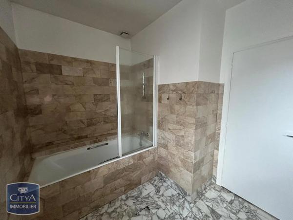 Appartement à louer 6 pièces 129.55m²