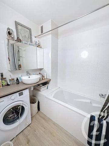 Appartement F2 à vendre  2 pièces - 62 m 2   LISIEUX  - 14