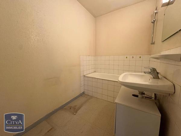 Appartement à louer 2 pièces 49.42m² Mâcon (71000)