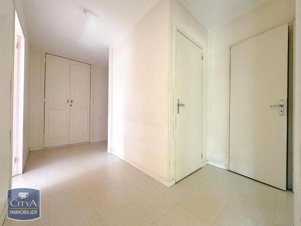 Appartement à louer 2 pièces 49.42m² Mâcon (71000)
