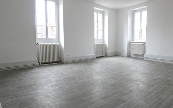 Appartement à louer    3 pièces •  Le Creusot