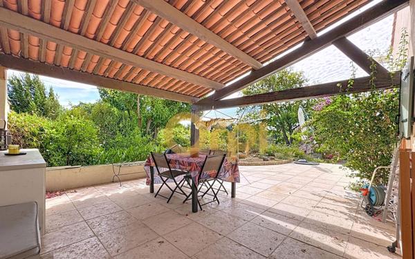 Maison à vendre    5 pièces • 160,43 m2 Roquebrune-sur-Argens