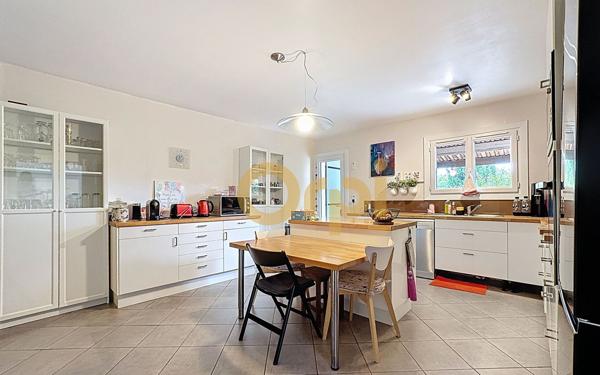 Maison à vendre    5 pièces • 160,43 m2 Roquebrune-sur-Argens