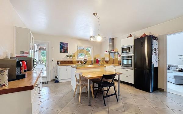Maison à vendre    5 pièces • 160,43 m2 Roquebrune-sur-Argens