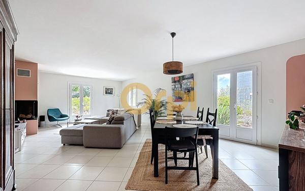 Maison à vendre    5 pièces • 160,43 m2 Roquebrune-sur-Argens