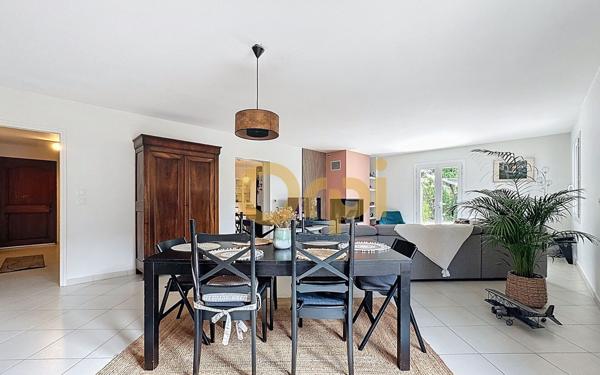 Maison à vendre    5 pièces • 160,43 m2 Roquebrune-sur-Argens