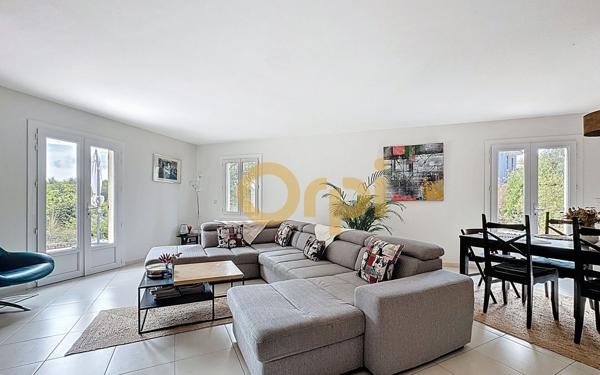 Maison à vendre    5 pièces • 160,43 m2 Roquebrune-sur-Argens