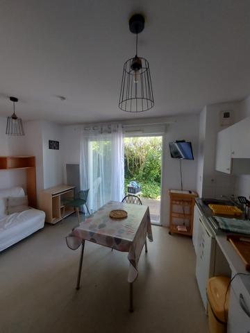 Studio avec terrasse en bail meublé à l’année quartier les Minimes